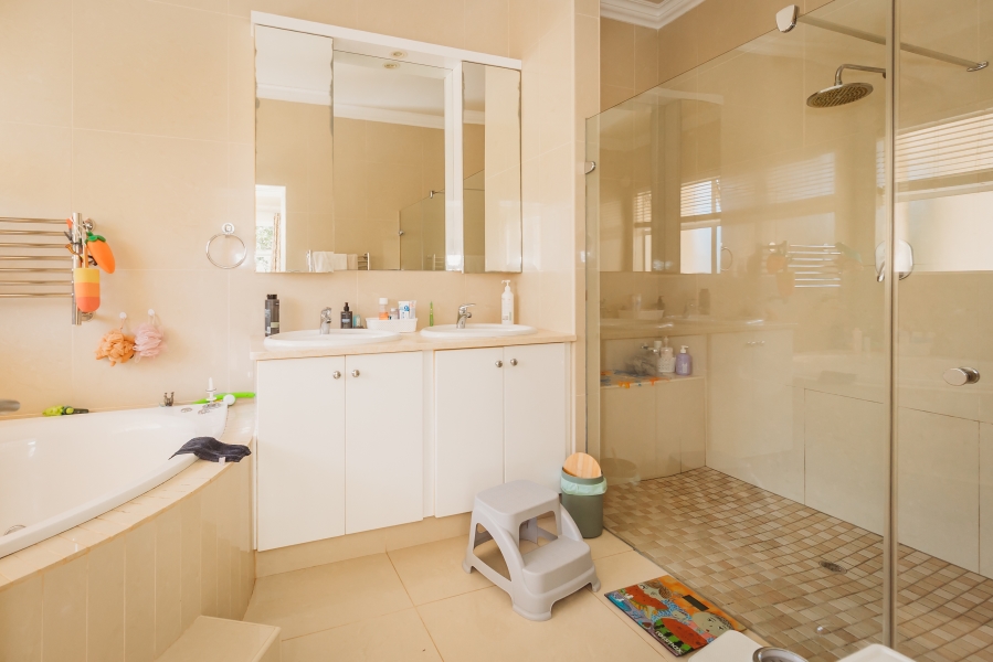 4 Bedroom Property for Sale in King George Park Western Cape